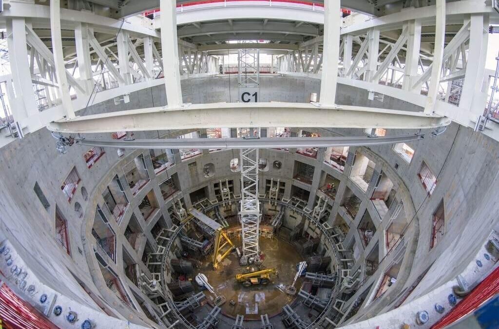 Monorail application for a thermonuclear reactor
